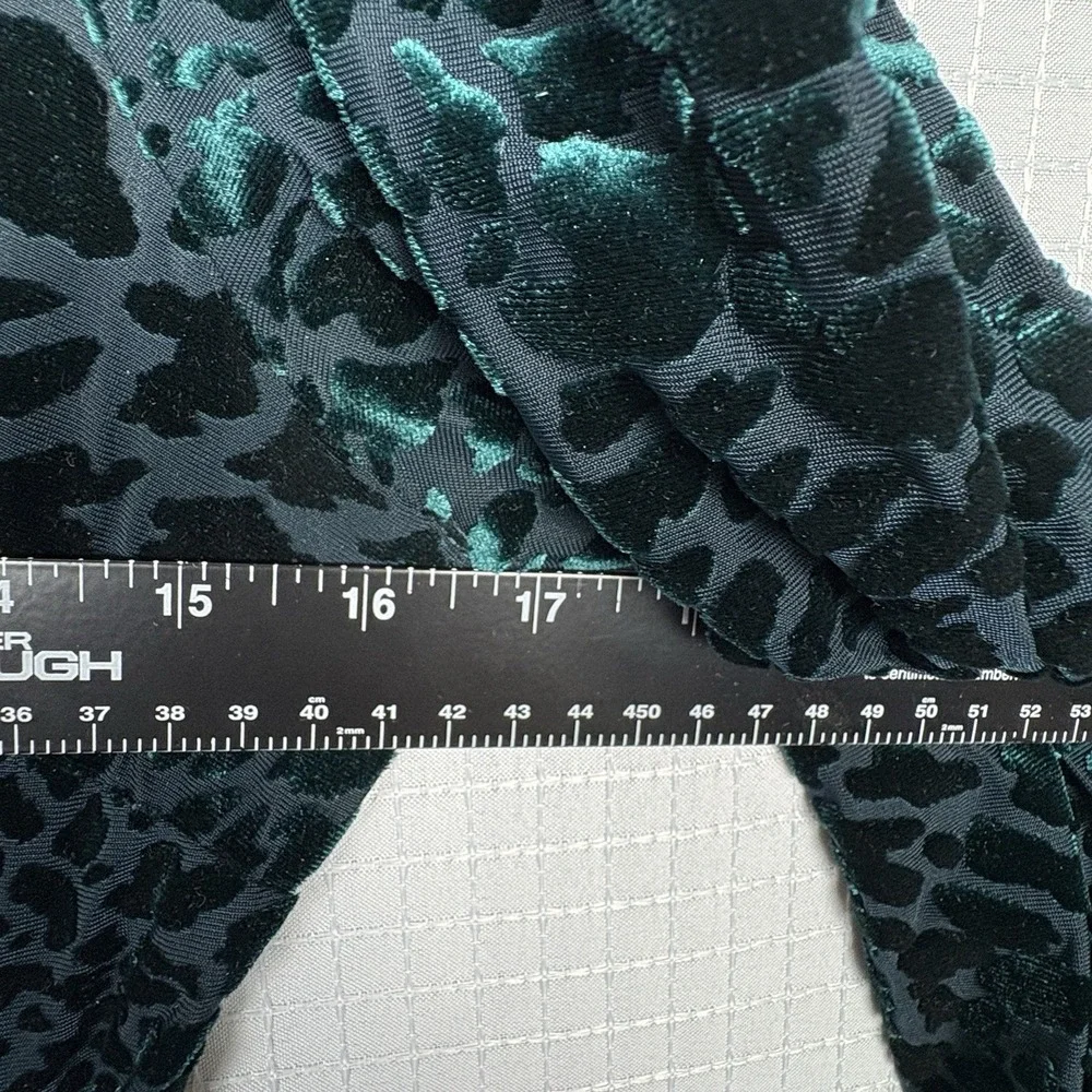 Calvin Klein‎ Velvet Burnout Faux Wrap Dress Womens 6 Party Holiday Event NYE - Picture 4 of 9